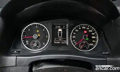 Volkswagen Tiguan 2011 2.0 Автомат в Москве № 215310, миниатюра 2