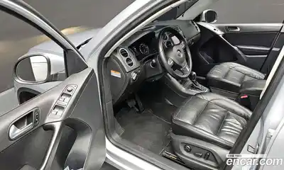 Volkswagen Tiguan 2011 2.0 Автомат в Москве № 215310, миниатюра 7