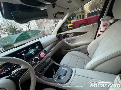 Mercedes-Benz E-Class, 2023