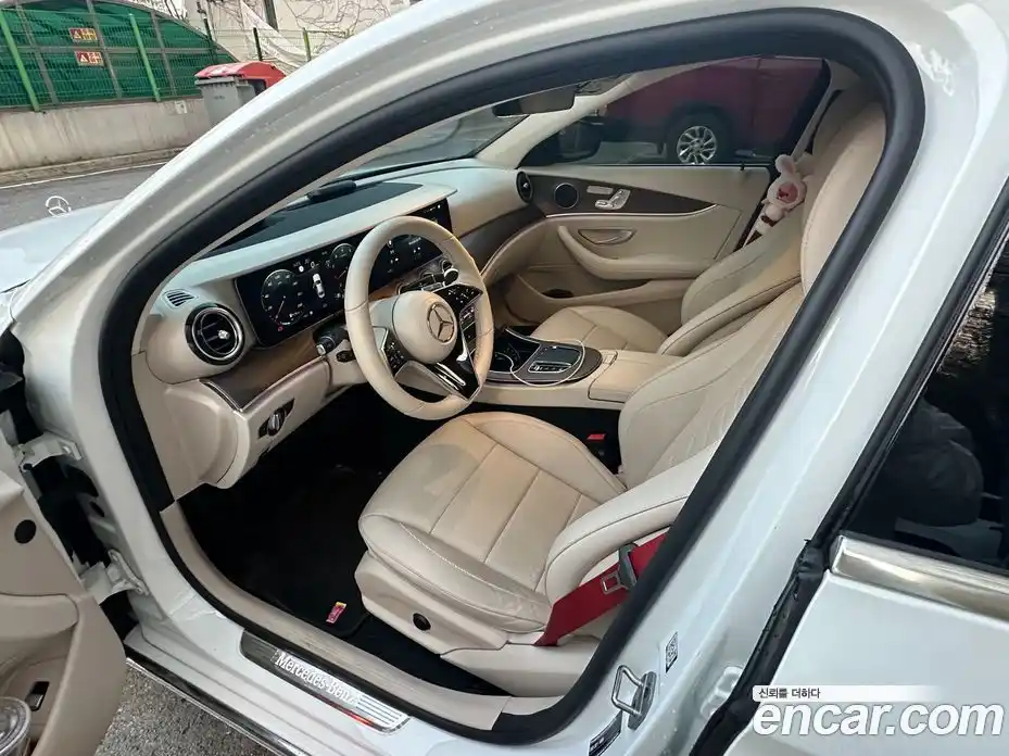 Mercedes-Benz E-Class 2023 2.0 Автомат в Москве № 216176, фото 3