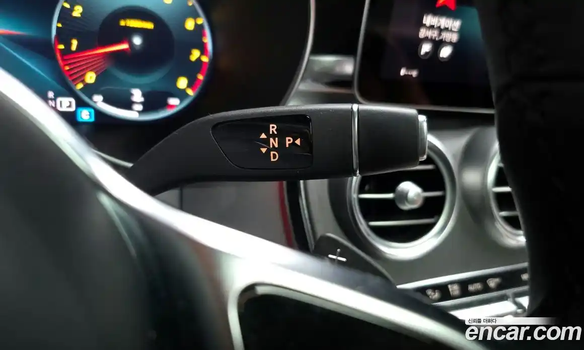 Mercedes-Benz GLC-Class 2023 2.0 Автомат в Москве № 221691, фото 8