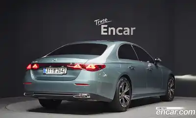 Mercedes-Benz E-Class 2025 2.0 Автомат в Москве № 229408, миниатюра 2