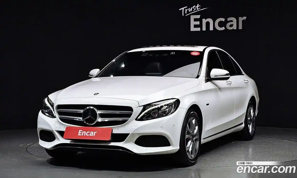 Mercedes-Benz C-Class 2018 2.0 Автомат в Москве № 229543, фото 1