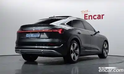 Audi e-tron 2022 0.2 Автомат в Москве № 229670, миниатюра 2