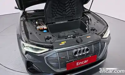 Audi e-tron 2022 0.2 Автомат в Москве № 229670, миниатюра 6