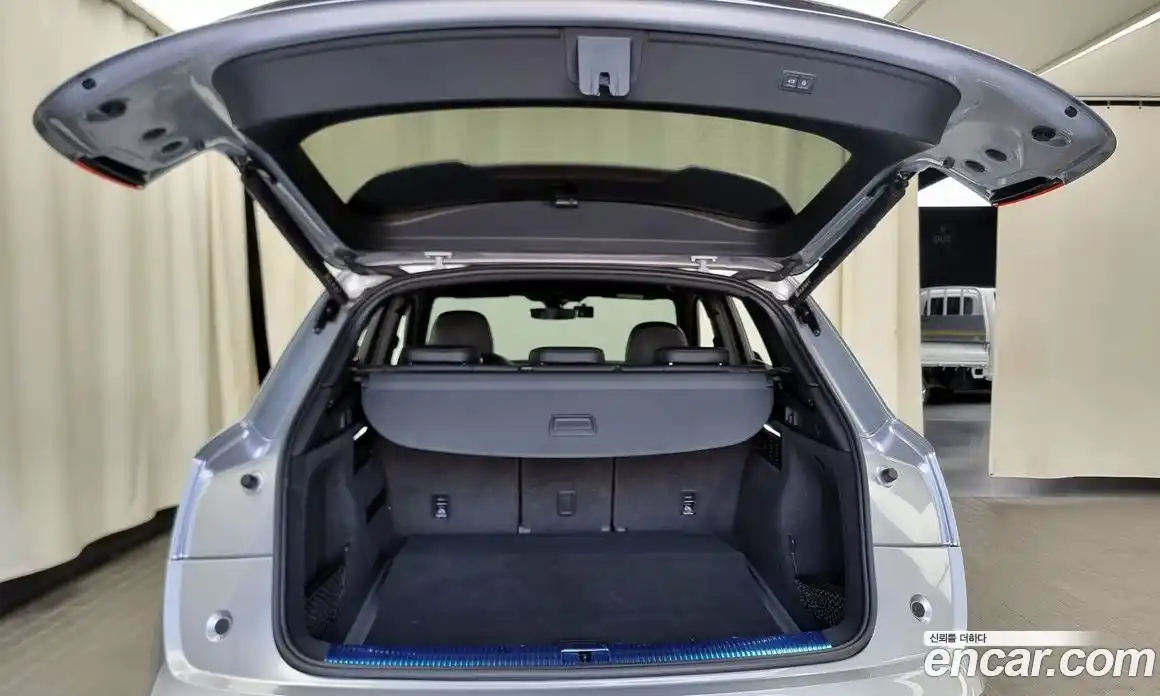 Audi SQ5 2021 3.0 Автомат в Москве № 229688, фото 20