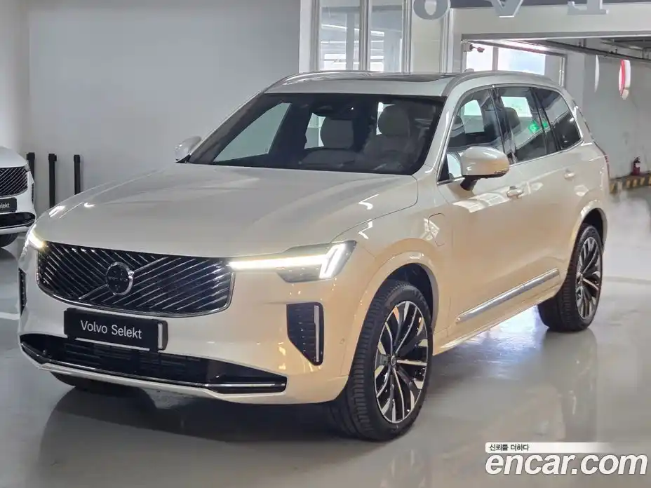 Volvo XC90 2025 2.0 Автомат в Москве № 230711, фото 1