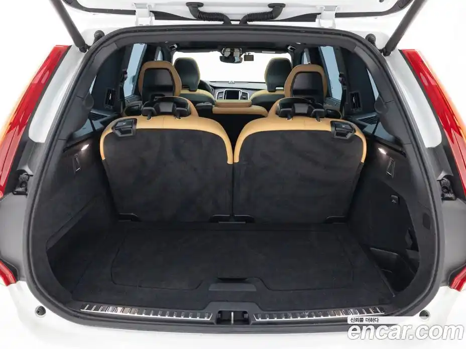 Volvo XC90 2025 2.0 Автомат в Москве № 230775, фото 17