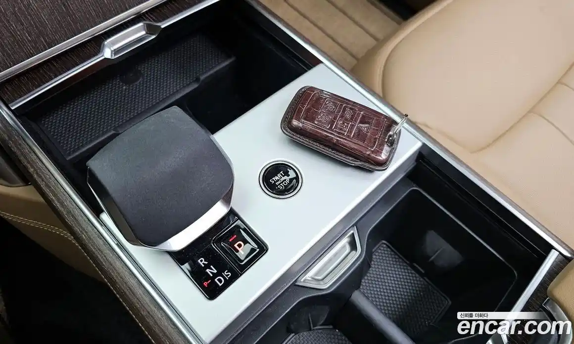 Land Rover Range-Rover 2025 4.4 Автомат в Москве № 231135, фото 6