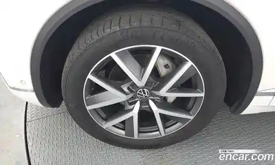 Volkswagen Touareg 2023 3.0 Автомат в Москве № 232124, миниатюра 3