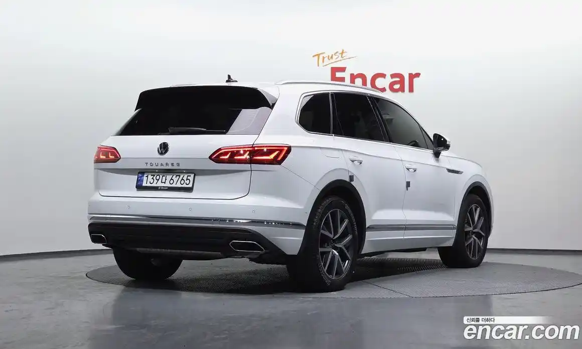 Volkswagen Touareg 2023 3.0 Автомат в Москве № 232124, фото 4