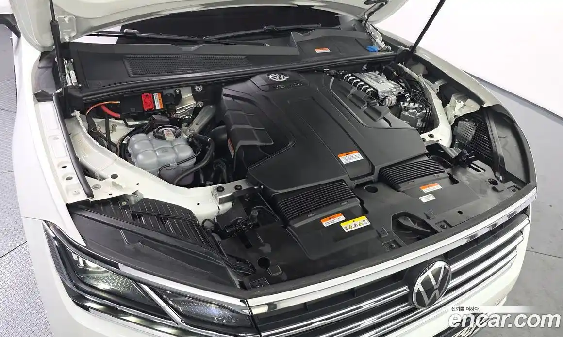 Volkswagen Touareg 2023 3.0 Автомат в Москве № 232124, фото 9