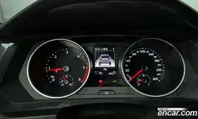 Volkswagen Tiguan 2020 2.0 Автомат в Москве № 232170, миниатюра 2