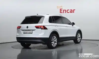Volkswagen Tiguan 2020 2.0 Автомат в Москве № 232170, миниатюра 5