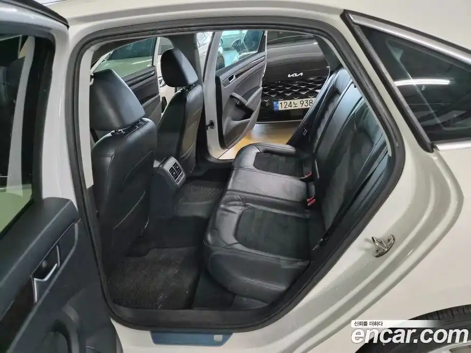 Volkswagen Passat 2015 2.0 Автомат в Москве № 255244, фото 19