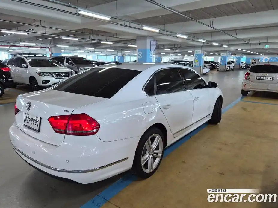 Volkswagen Passat 2015 2.0 Автомат в Москве № 255244, фото 6