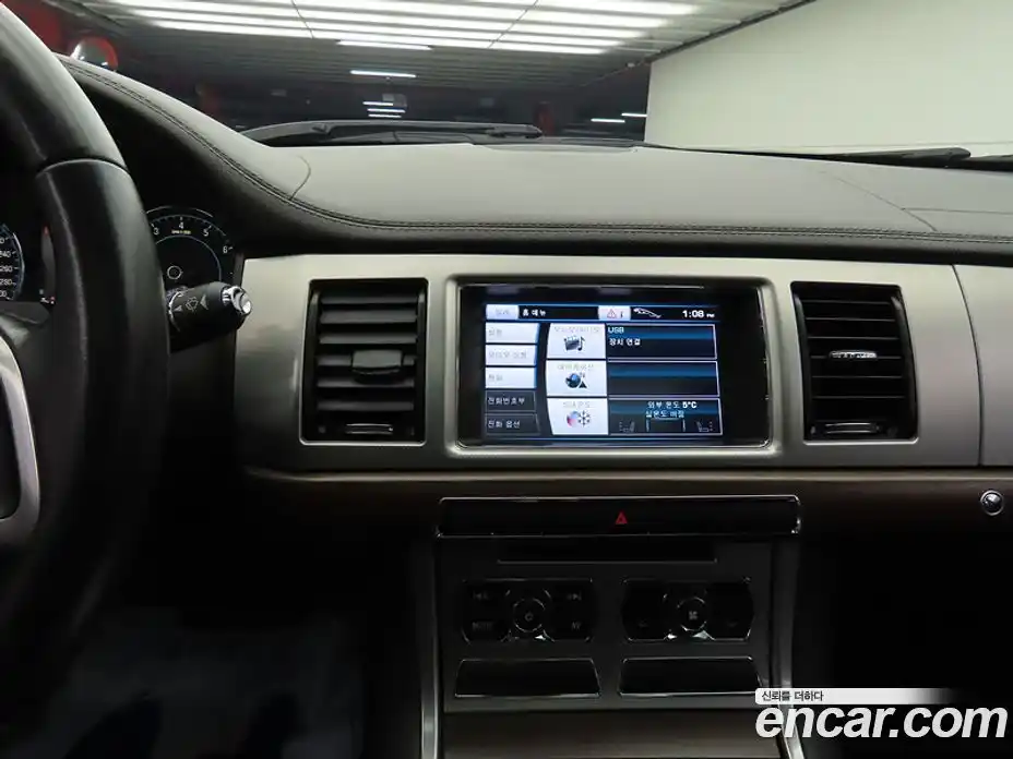 Jaguar XF 2013 2.0 Автомат в Москве № 256072, фото 10