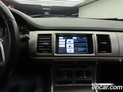 Jaguar XF 2013 2.0 Автомат в Москве № 256072, миниатюра 10