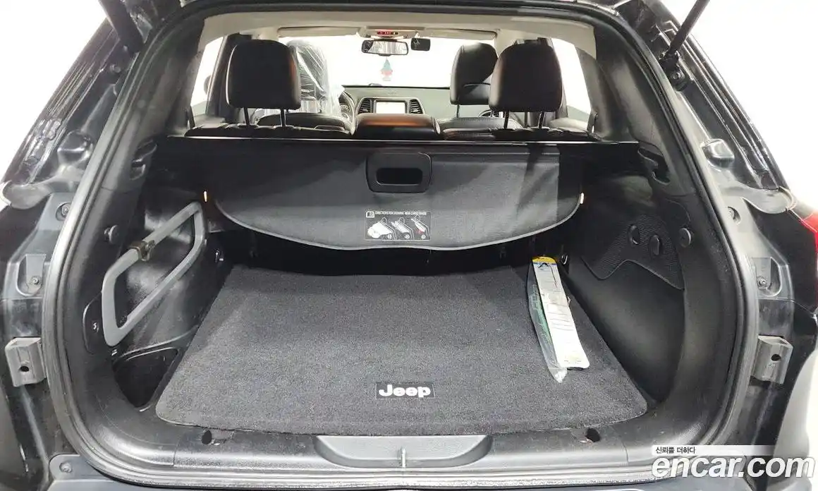 Jeep Cherokee 2016 2.2 Автомат в Москве № 278923, фото 13