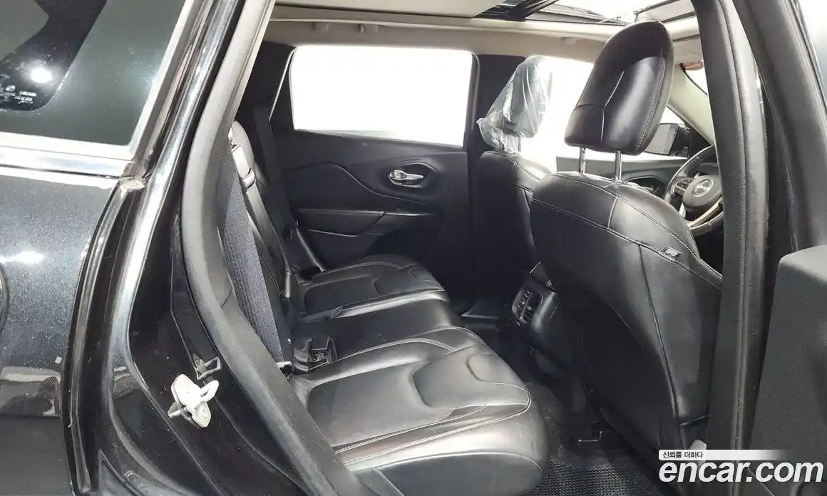 Jeep Cherokee 2016 2.2 Автомат в Москве № 278923, фото 17