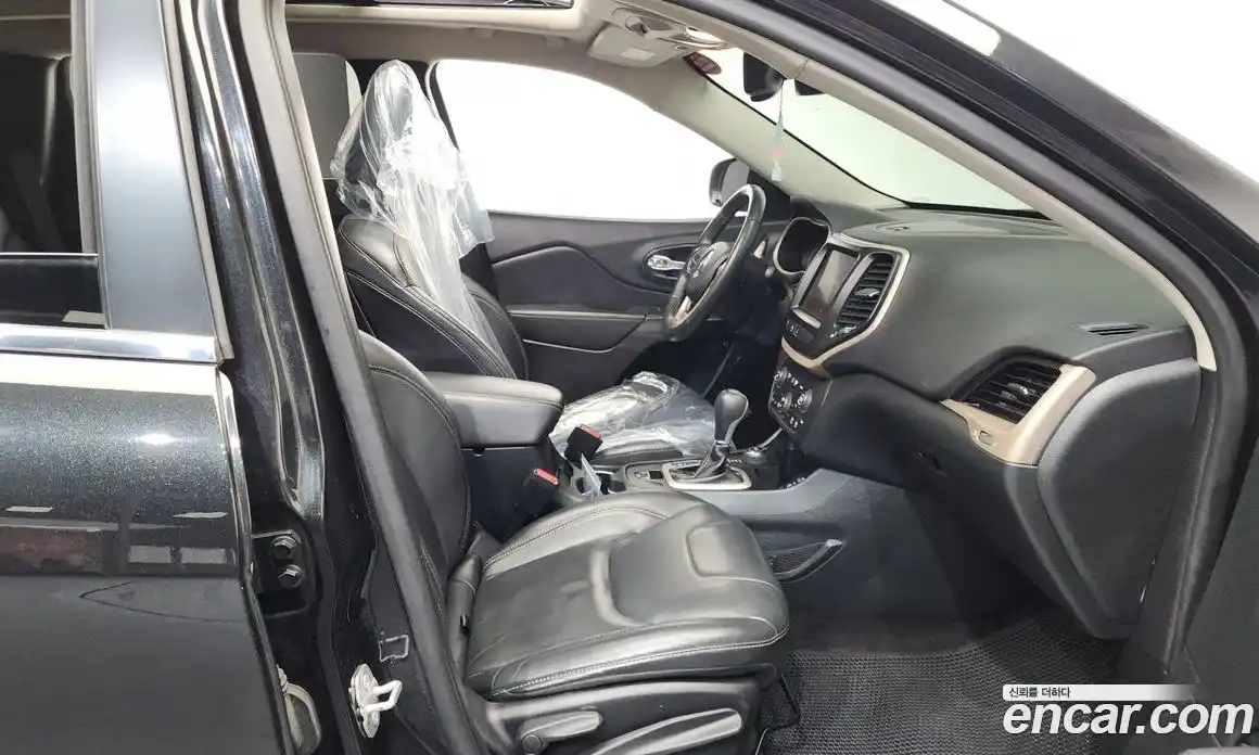 Jeep Cherokee 2016 2.2 Автомат в Москве № 278923, фото 10