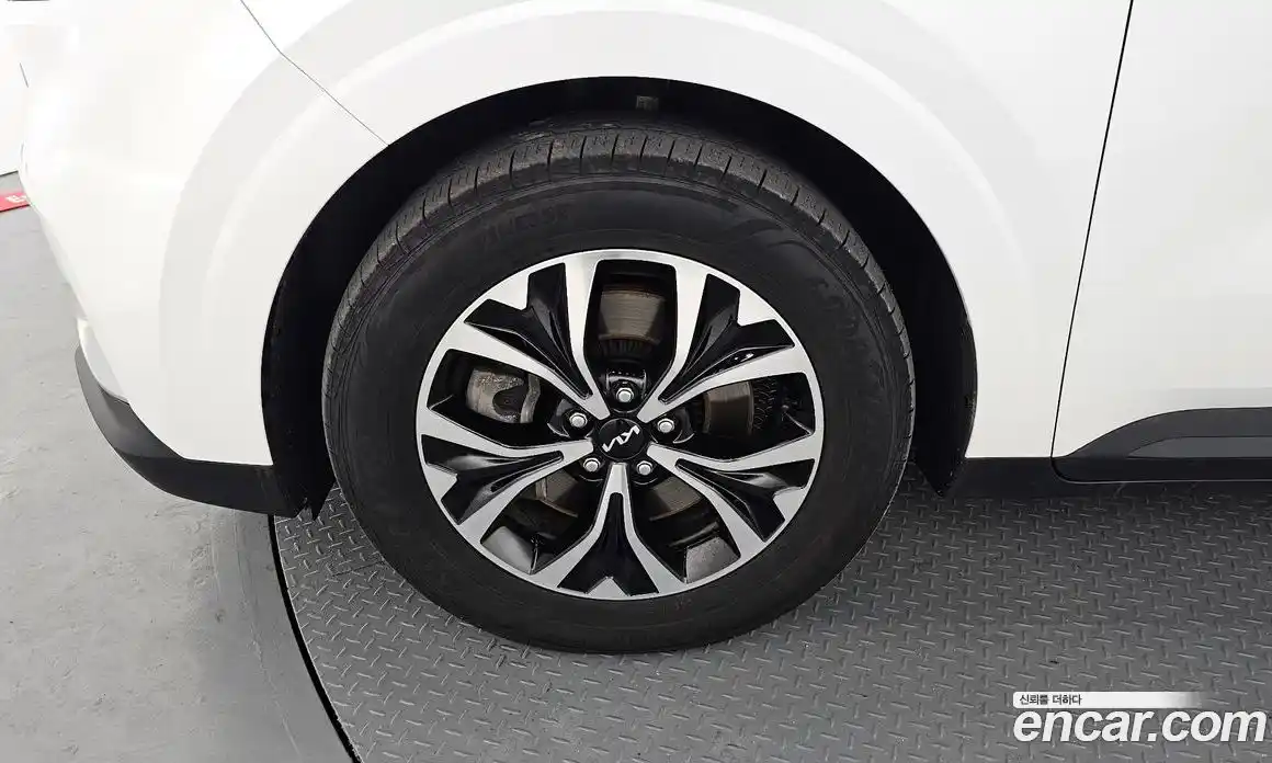 Kia Canival 2023 2.2 Автомат в Москве № 287025, фото 1