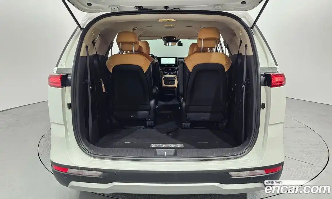 Kia Canival 2023 2.2 Автомат в Москве № 287025, фото 13