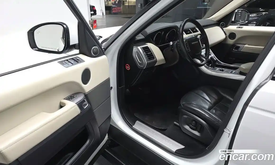 Land Rover Range-Rover Sport 2017 3.0 Автомат в Москве № 298216, фото 4