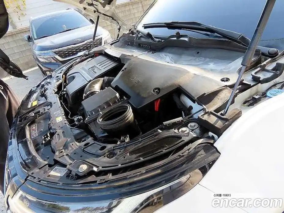 Land Rover Range-Rover Evoque 2021 2.0 Автомат в Москве № 328304, фото 6