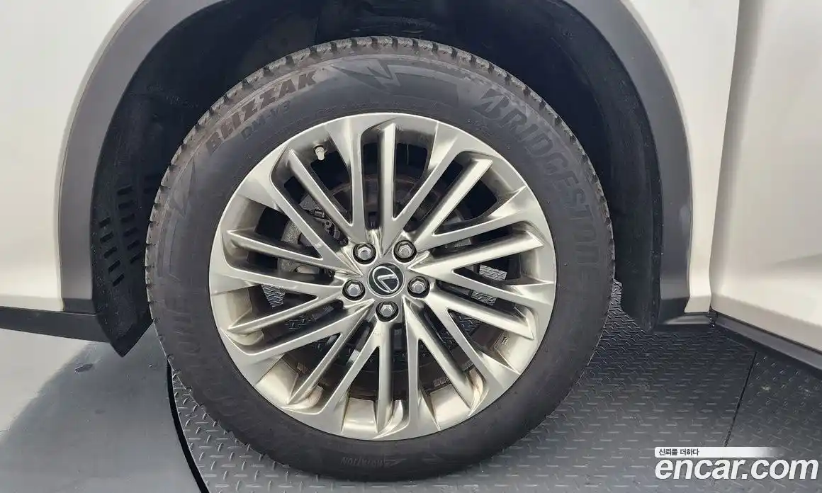 Lexus RX 2020 3.5 Автомат в Москве № 334315, фото 3