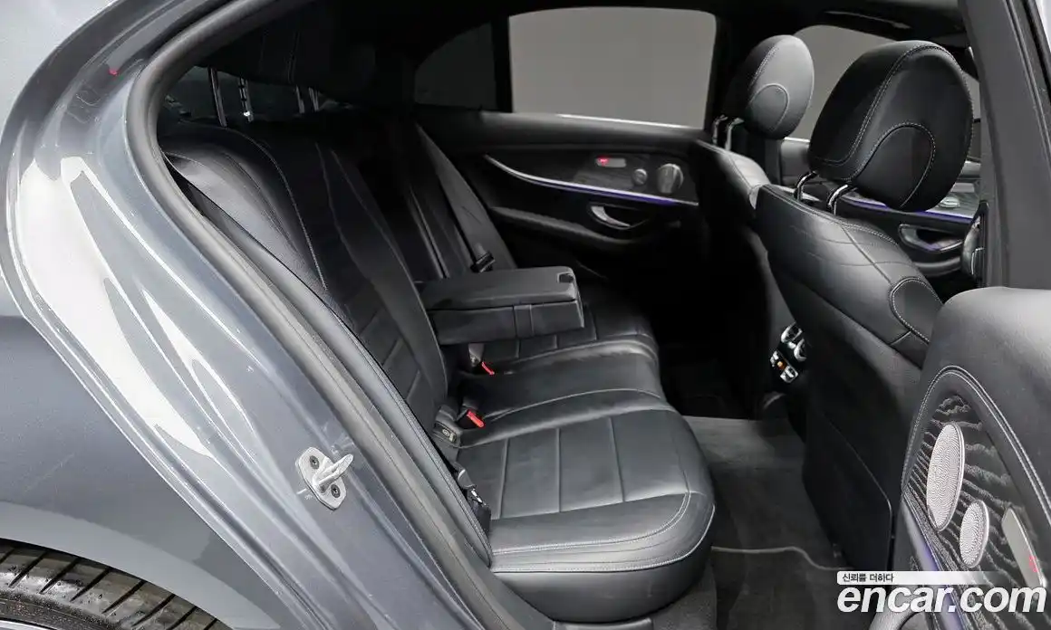 Mercedes-Benz E-Class 2021 2.0 Автомат в Москве № 342432, фото 12