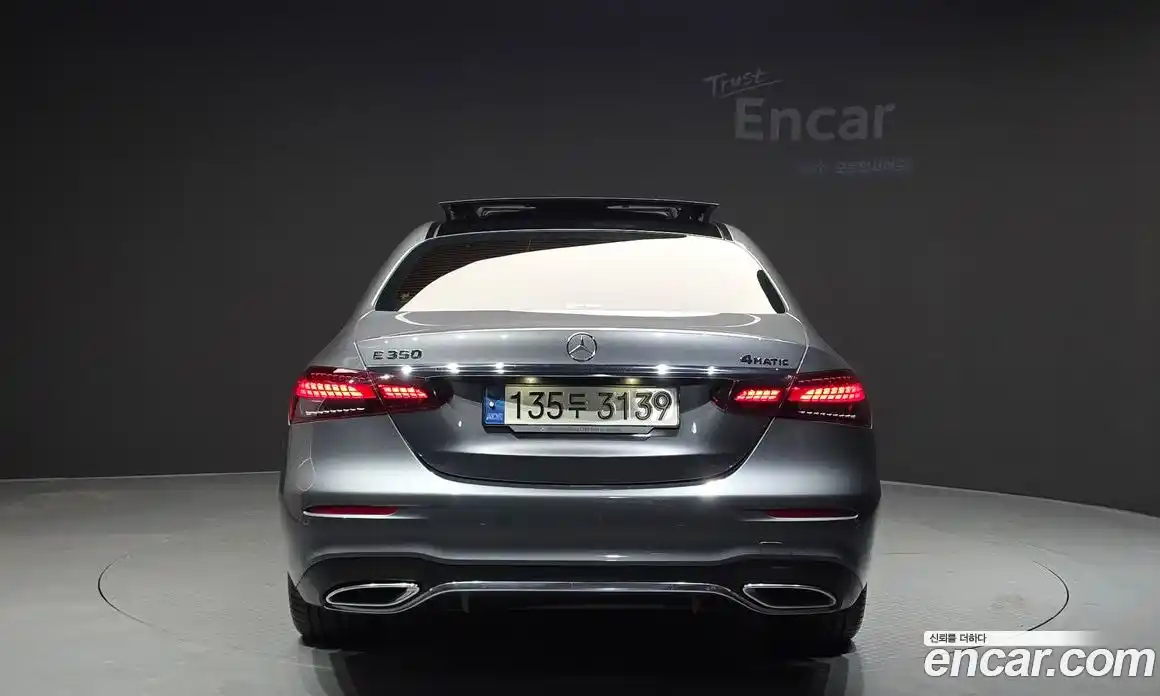 Mercedes-Benz E-Class 2021 2.0 Автомат в Москве № 342432, фото 4