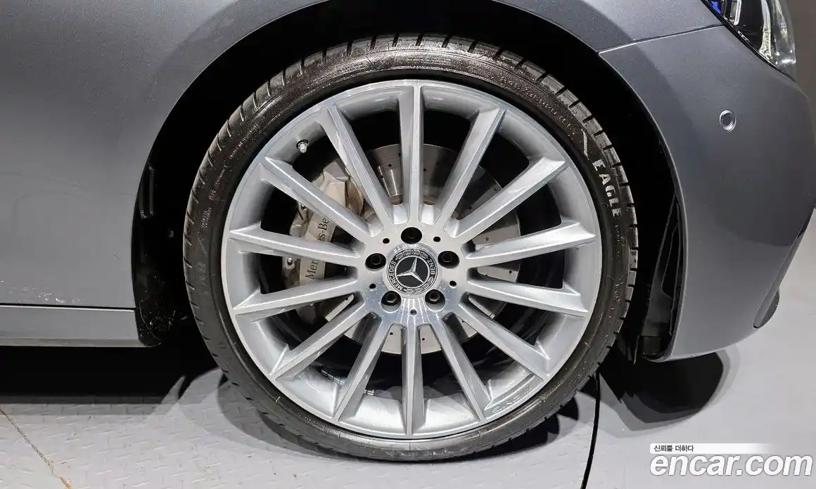 Mercedes-Benz E-Class 2021 2.0 Автомат в Москве № 342432, фото 5