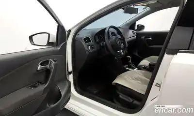 Volkswagen Polo 2014 1.6 Автомат в Москве № 357896, миниатюра 10