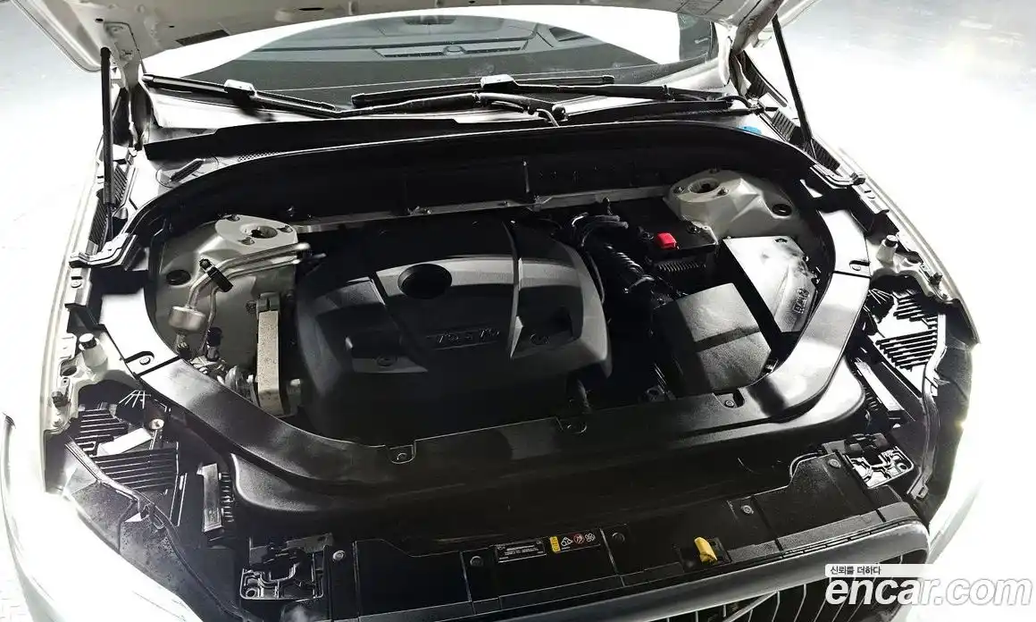 Volvo XC60 2019 2.0 Автомат в Москве № 373771, фото 5