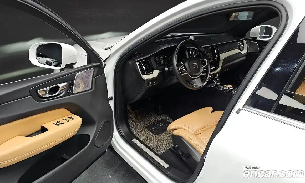 Volvo XC60 2019 2.0 Автомат в Москве № 373771, фото 10