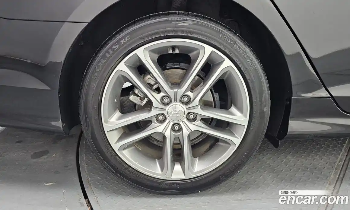 Hyundai Sonata 2018 2.0 Автомат в Москве № 382891, фото 5