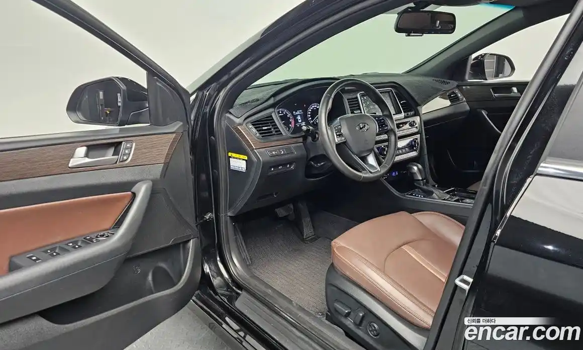 Hyundai Sonata 2018 2.0 Автомат в Москве № 382891, фото 10