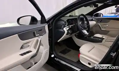 Mercedes-Benz A-Class 2025 2.0 Автомат в Москве № 388725, миниатюра 10