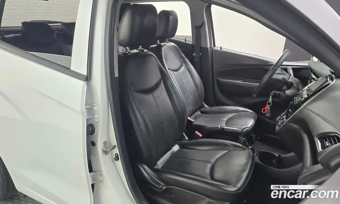 Chevrolet Spark 2017 1.0 Робот в Москве № 39690, фото 12