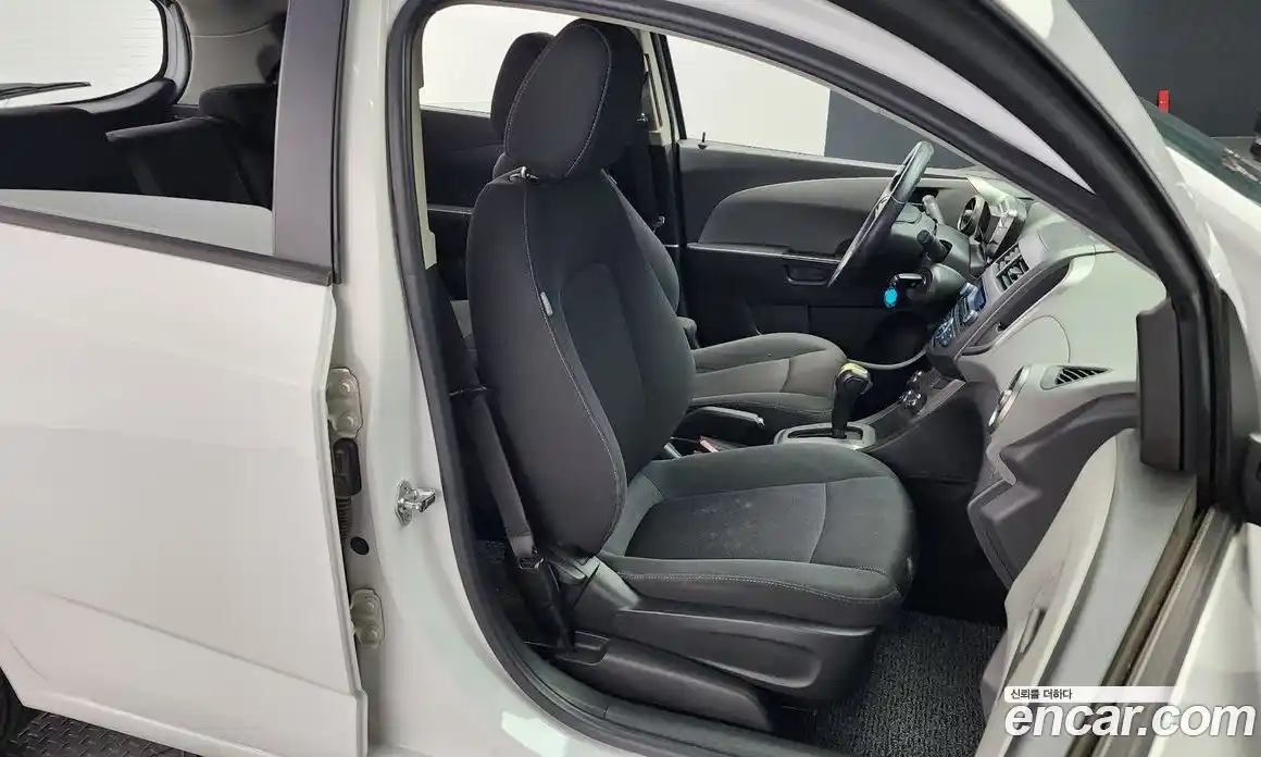 Chevrolet Aveo 2012 1.6 Автомат в Москве № 40869, фото 12