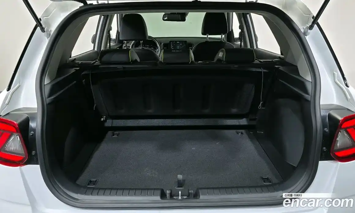 Hyundai Venue 2023 1.6 Автомат в Москве № 42721, фото 20