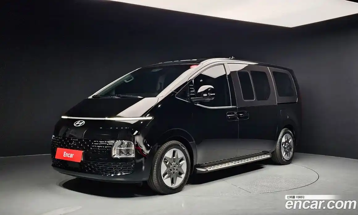 Hyundai Staria 2025 2.2 Автомат в Москве № 48263, фото 2