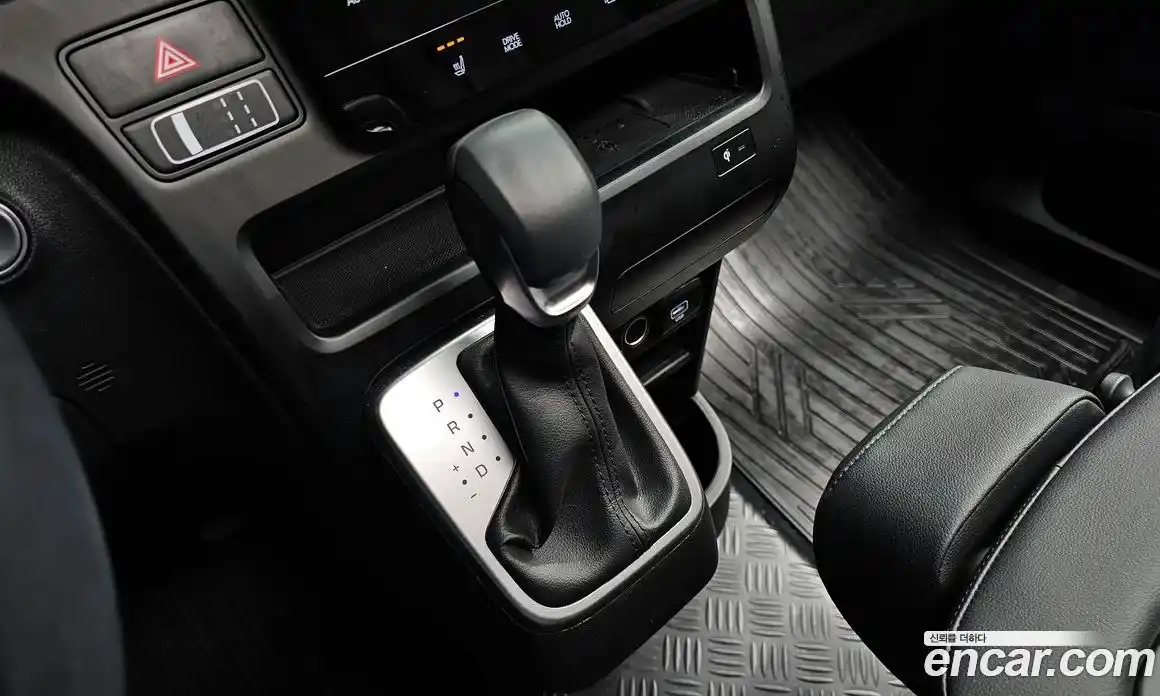 Hyundai Staria 2025 2.2 Автомат в Москве № 48263, фото 3