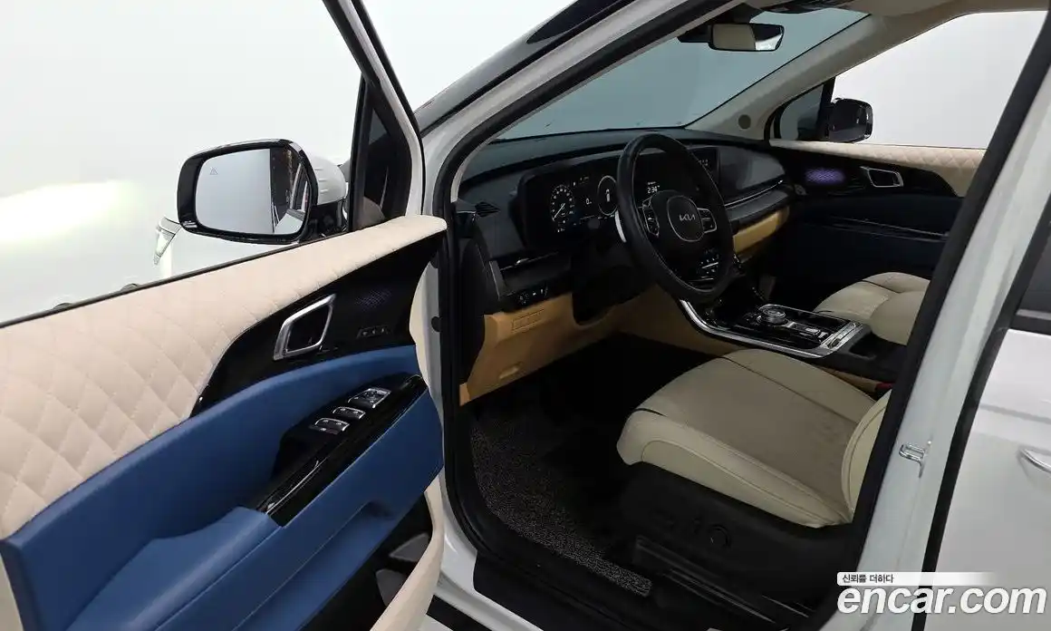 Kia Canival 2023 3.5 Автомат в Москве № 53077, фото 17