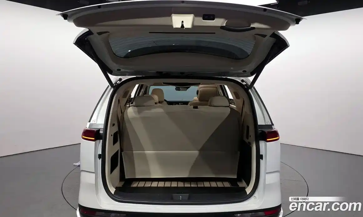 Kia Canival 2023 3.5 Автомат в Москве № 53077, фото 10