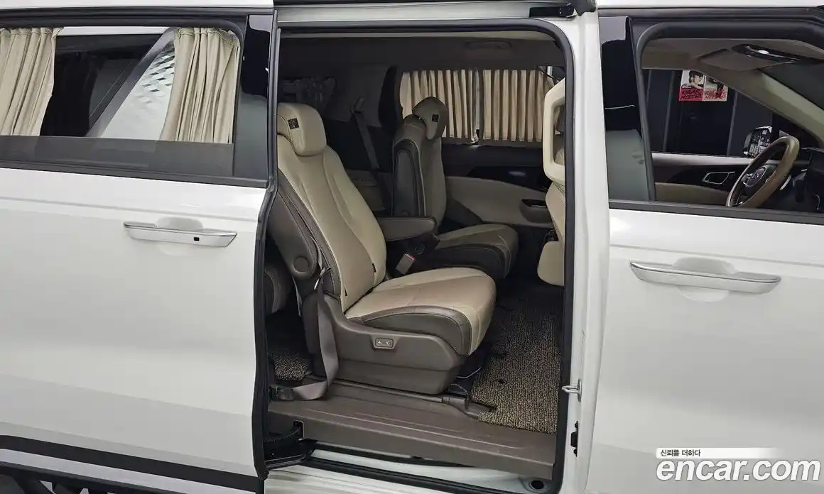 Kia Canival 2021 2.2 Автомат в Москве № 53938, фото 16