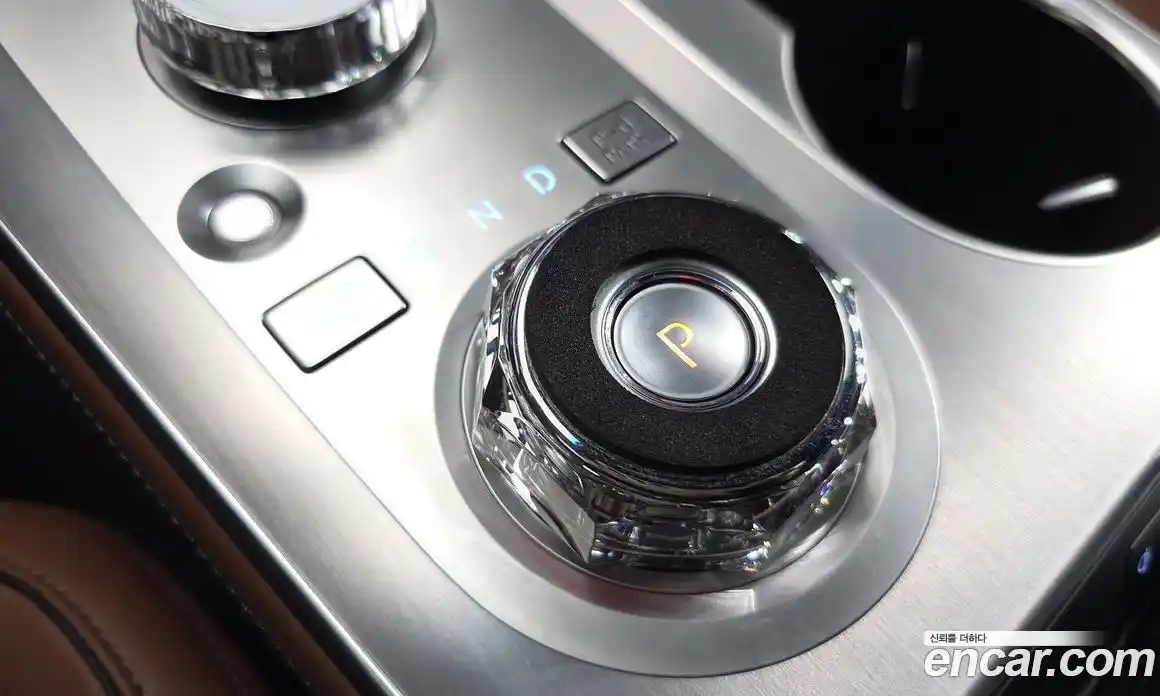 Genesis GV70 2025 2.5 Автомат в Москве № 83446, фото 9