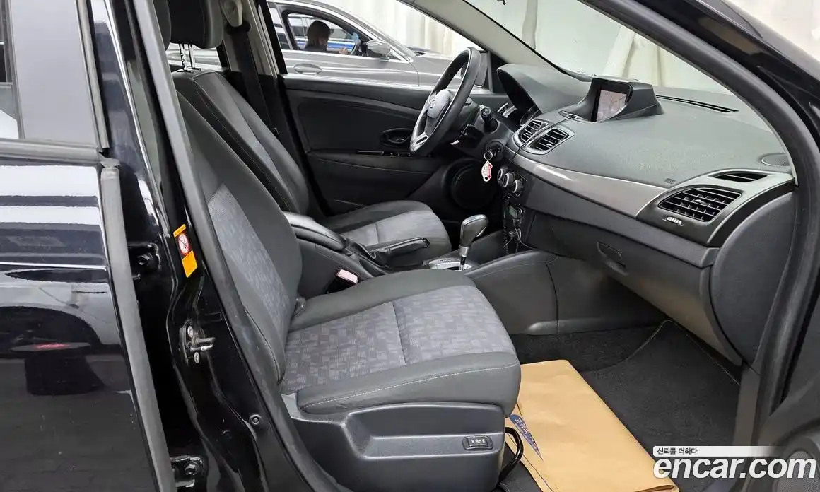 Renault SM3 2014 1.6 Автомат в Москве № 106397, фото 19