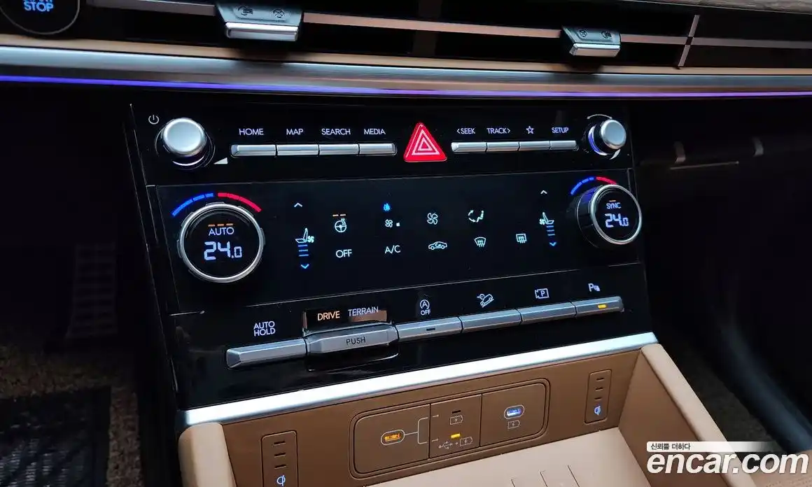 Hyundai Santa Fe 2024 2.5 Автомат в Москве № 112409, фото 16